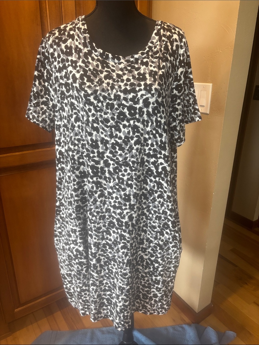 Ellen Tracy Black & White Animal Print Mini Dress